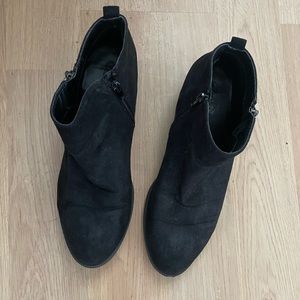 Used Black Suede Carlos Santana Booties. Womens 10